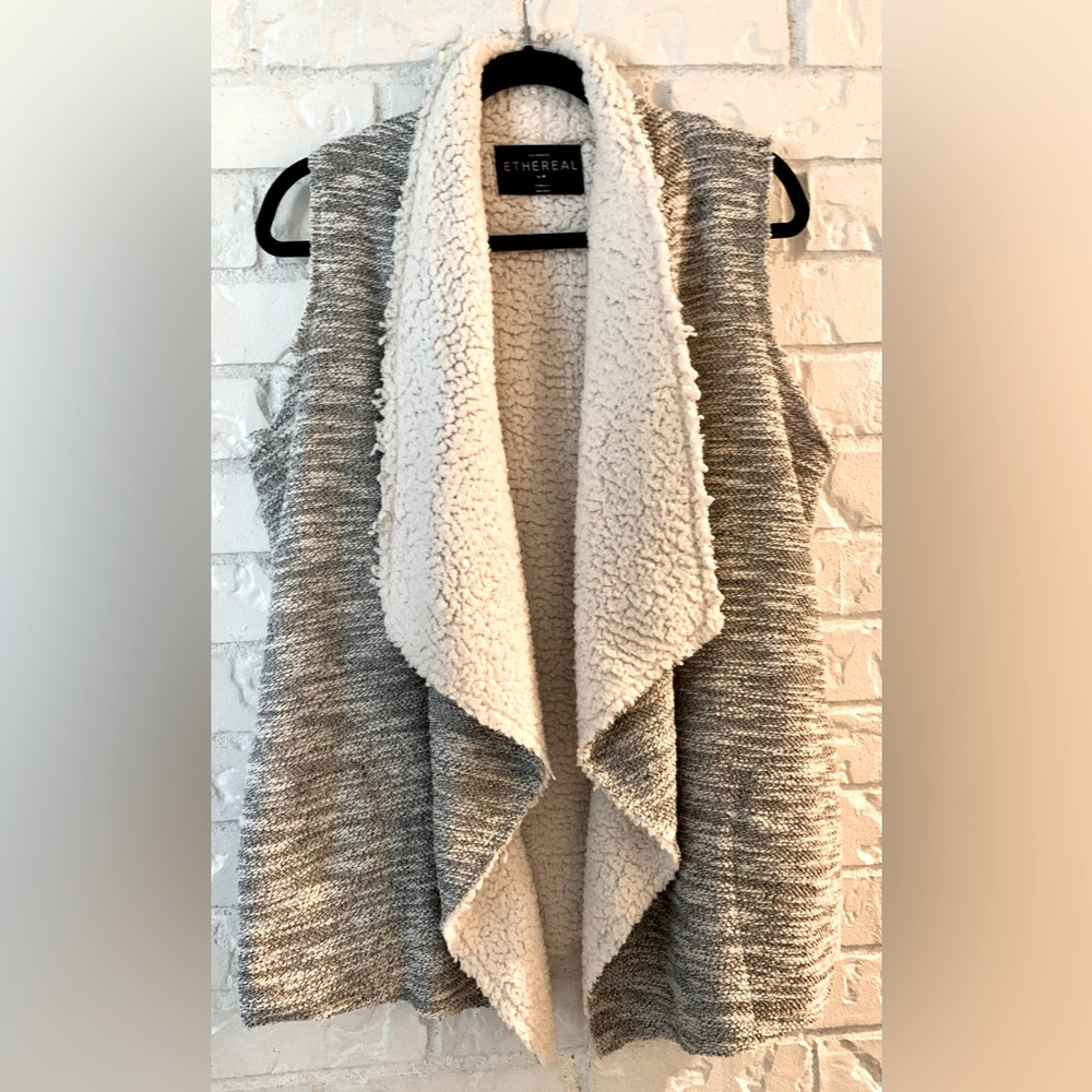 Ethereal Gray and Cream Sherpa Vest
By Anthropology’s Paper Crane Women’s Size S